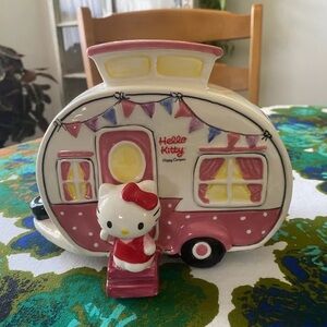 Hello kitty camper